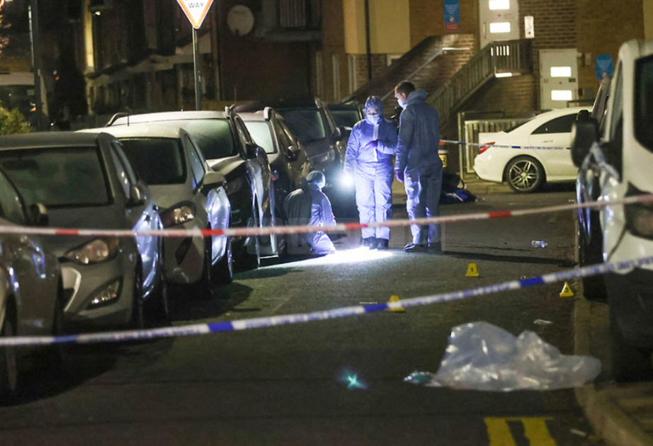 Londonda silahlı İNSİDENT: Bir ölü, iki yaralı var