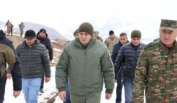 Papikyan Fransaya silah almağa GEDİB 