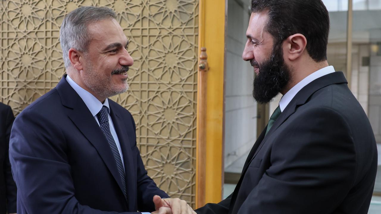 Fidan Suriyanın yeni lideri ilə bir arada - Hansı mesajlar verildi?