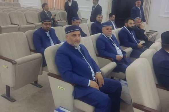 Şeyxdən din xadimlərinə irad - Vahid geyim formasına əməl etmirlər