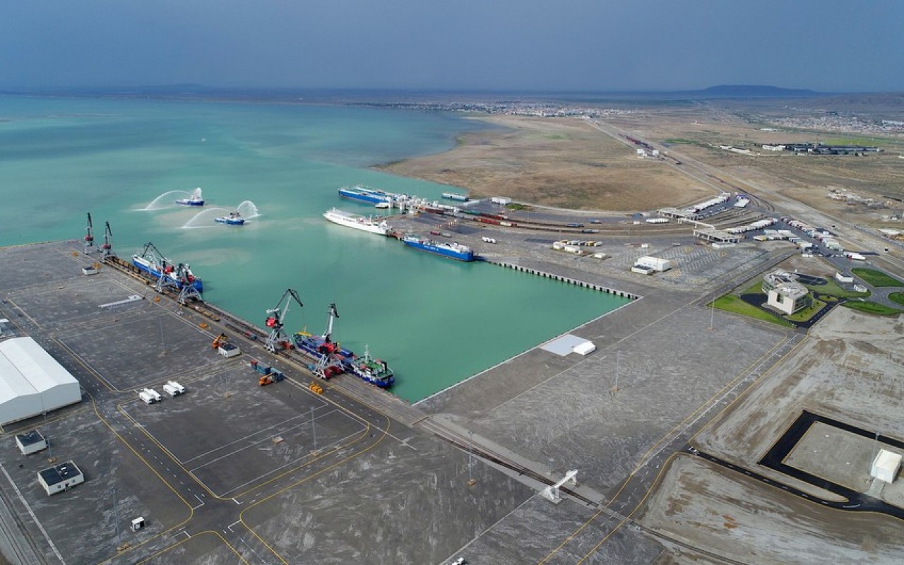 Bakı Limanına 20 milyon manat ayrıldı
