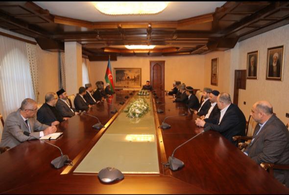 Prezident din xadimlərini təşəkkürnamə ilə təltif etdi - FOTO
