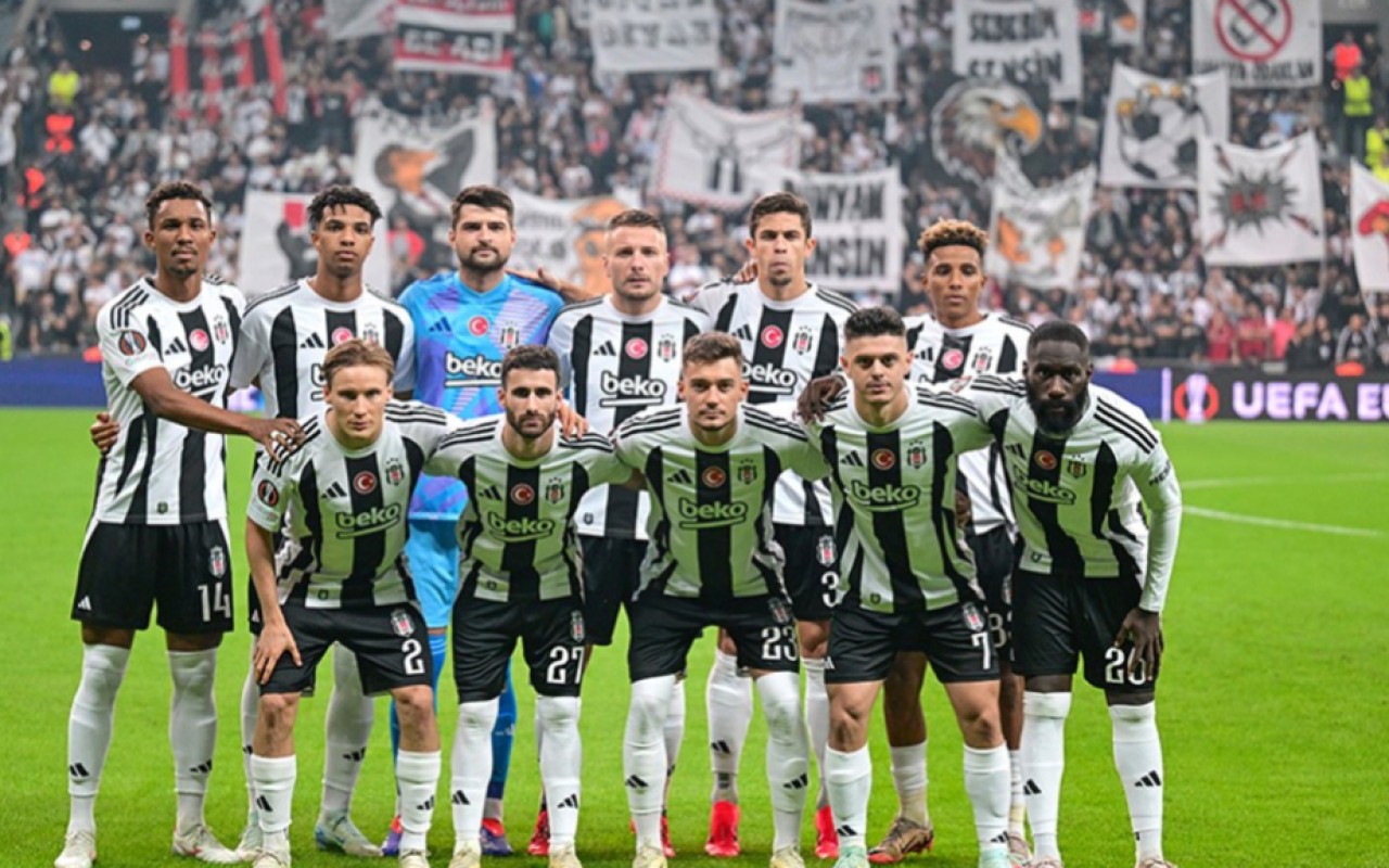 “Beşiktaş” üç futbolçusu ilə yollarını ayırır