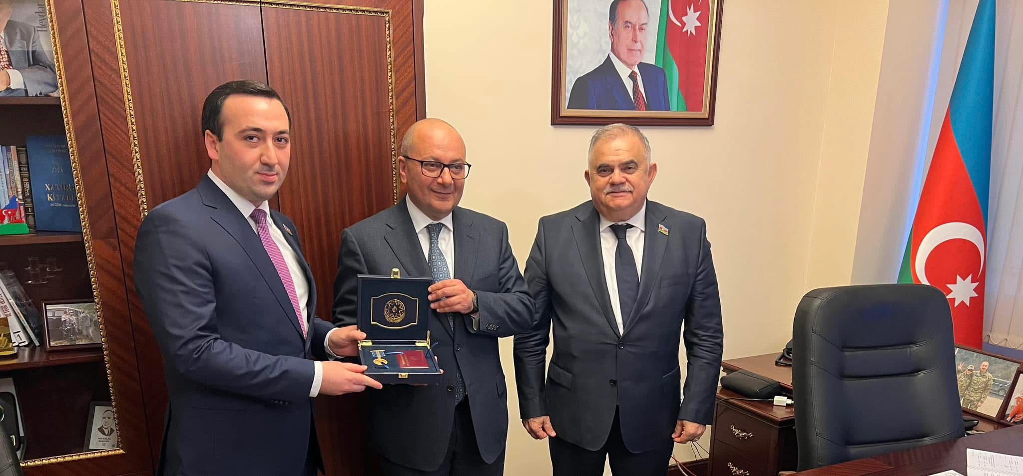 Deputat yubiley medalı ilə təltif olundu