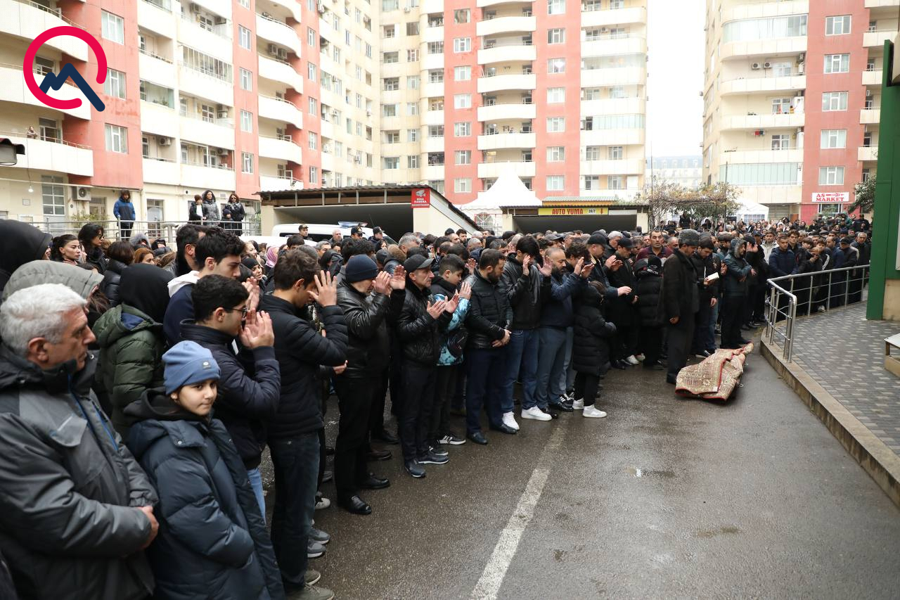 Yaxınları Məhəmmədəli ilə vidalaşır...  - Fotolar