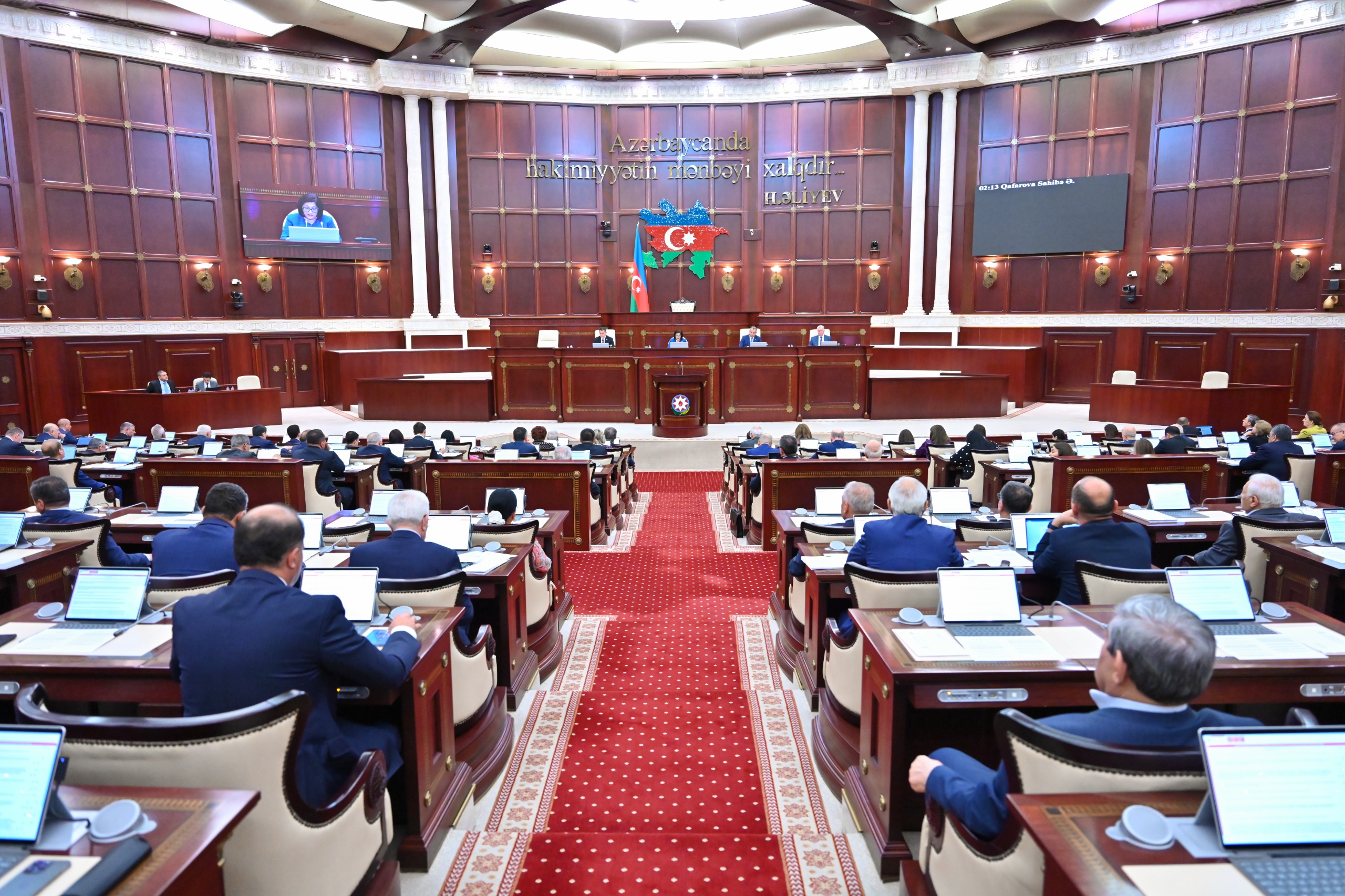 Parlamentdə ilin son iclası - Gündəlikdə 10 məsələ var