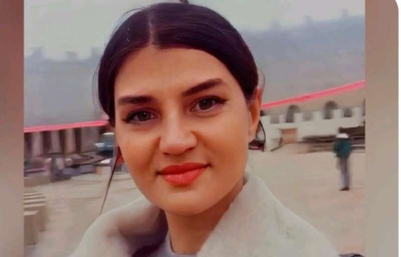 Kaş görəydin sənə olan sevgi-istəyi...