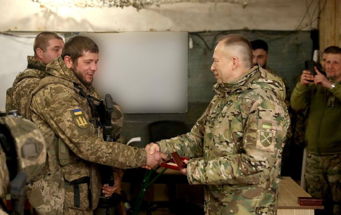 Ukraynalı general Kurskda - FOTOLAR