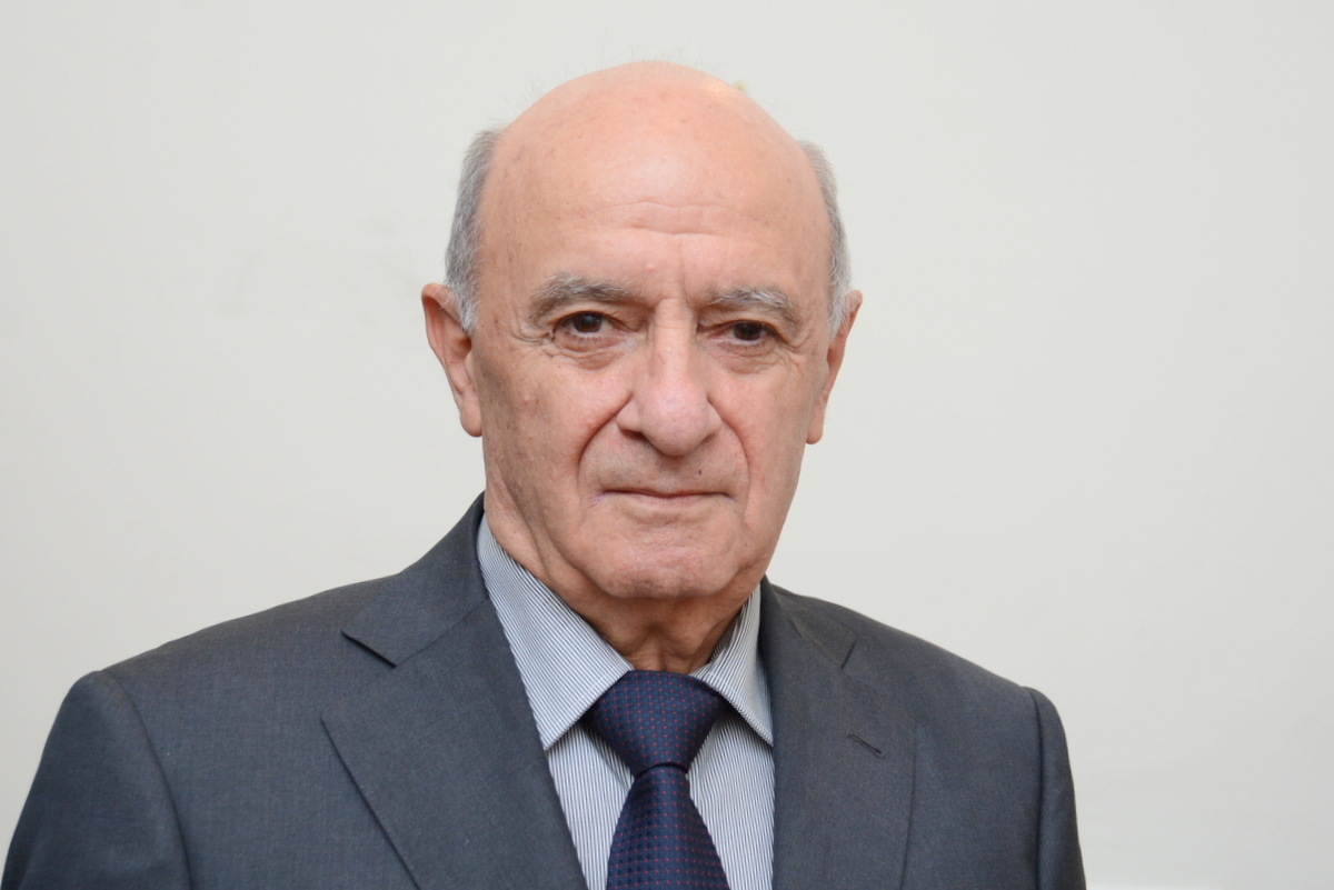 “Elmə qabiliyyətli gənclərin gəlməməsi ciddi problemdir” - 85 yaşlı akademik