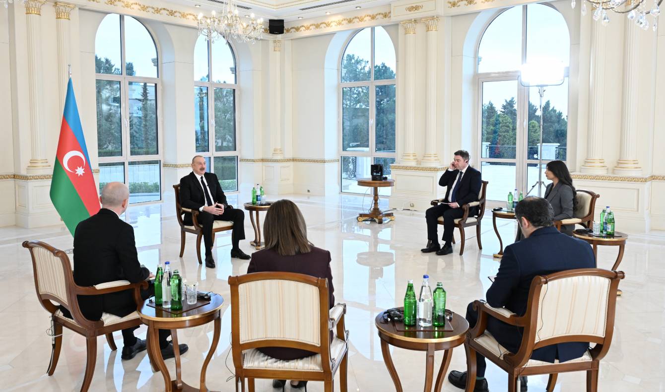 Prezidentin müsahibəsinin kadrarxası GÖRÜNTÜLƏRİ