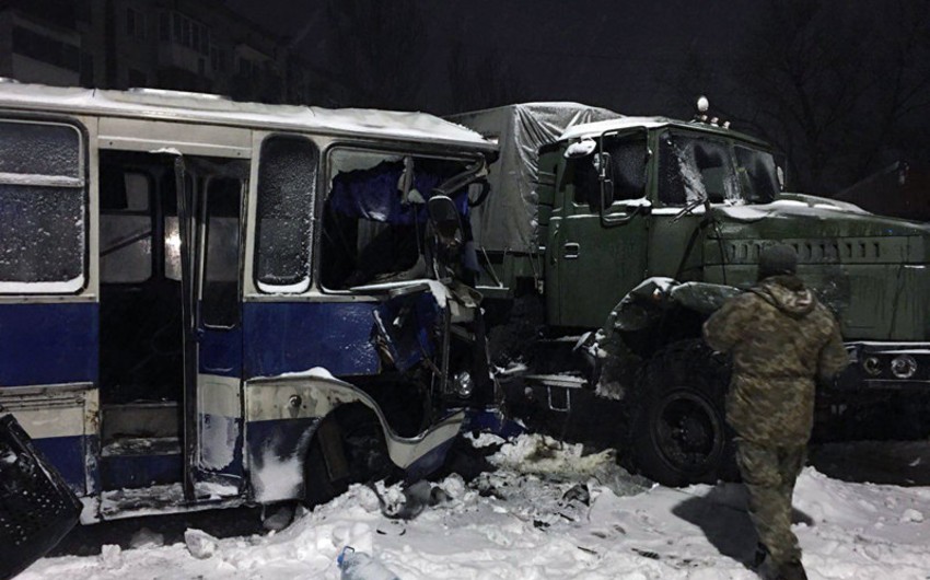Donetskdə avtobus qəzası - 3 ölü, 26 yaralı