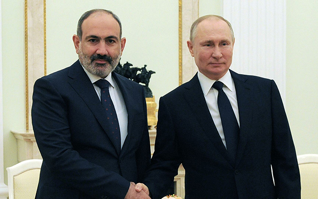 Paşinyan Putinlə danışdı