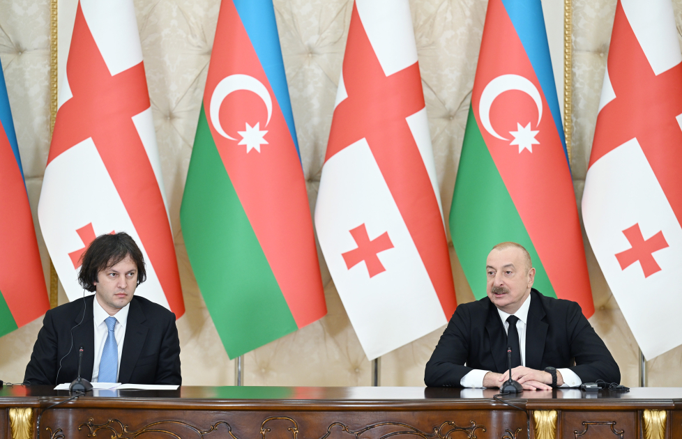 İlham Əliyevlə İrakli Kobaxidze mətbuata bəyanatlarla çıxış ediblər