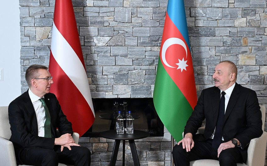 İlham Əliyev Latviya Prezidenti ilə görüşüb - FOTO