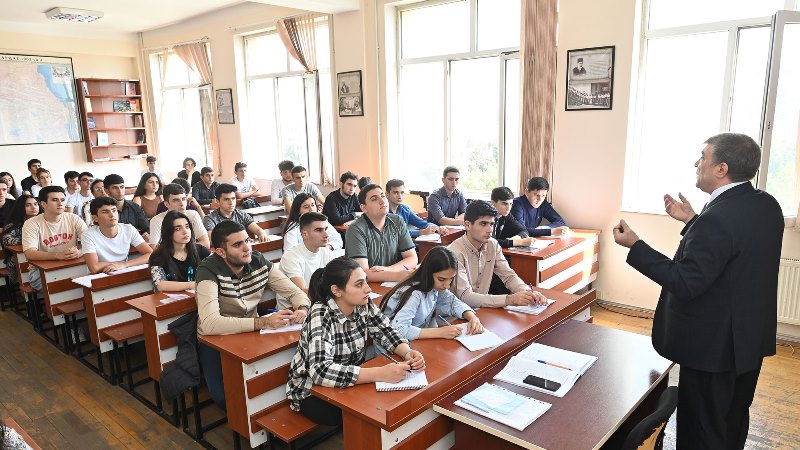 Azərbaycanda tələbələrin neçə faizi təqaüd alır? - AÇIQLANDI
