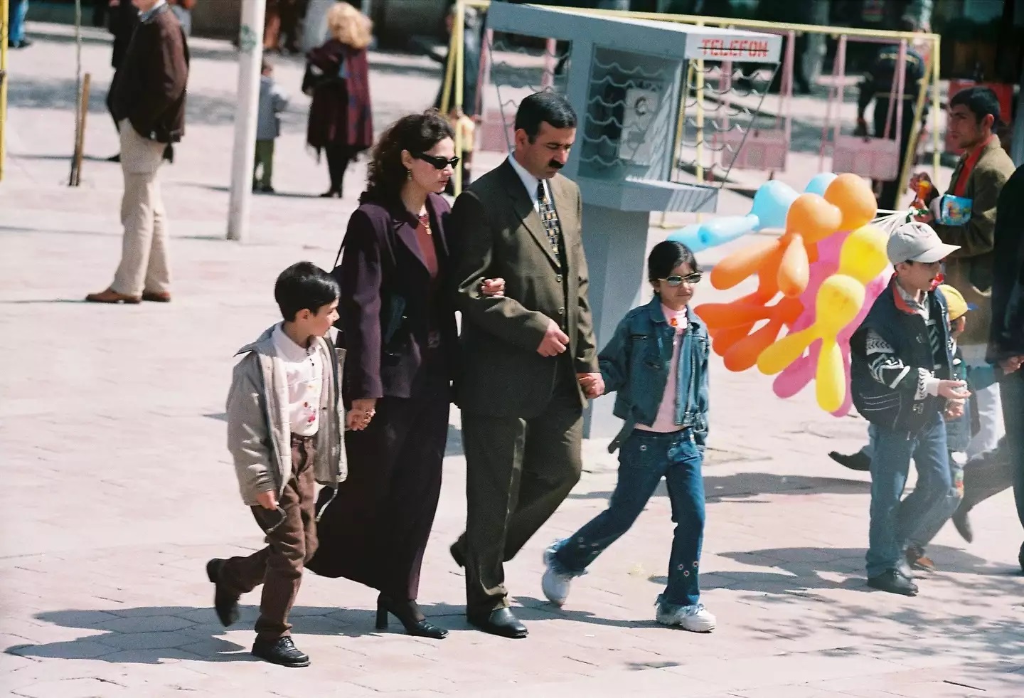 24 il əvvəlin fotosundakı qəhrəmanlar TAPILDI