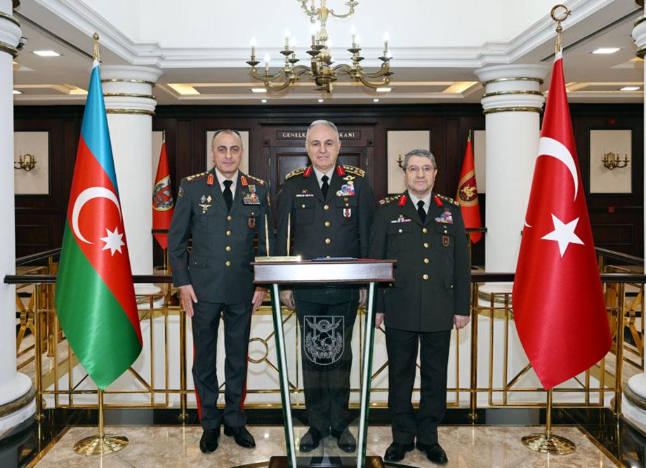 Hikmət Mirzəyev Türkiyədə sərhəd postuna baxdı - FOTO