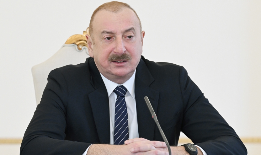 Prezident müşavirə KEÇİRDİ