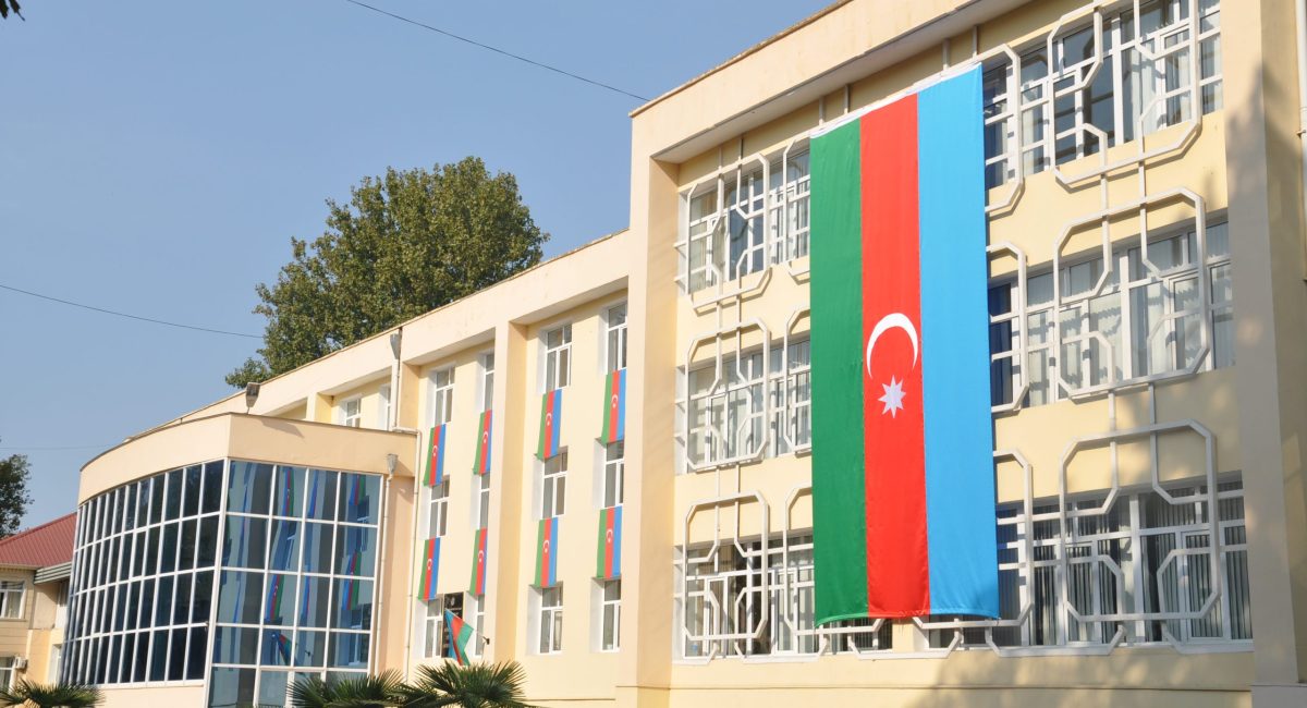 Bu universitetin işçilərinin maaşı 15 faiz ARTIRILDI