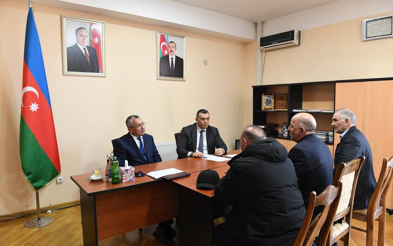 Rövşən Rzayev Gəncədə vətəndaşları qəbul etdi - FOTOLAR
