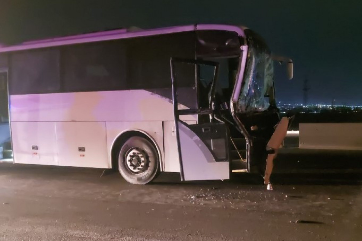 Bakı-Quba yolunda qəza: avtobus yük maşını ilə TOQQUŞDU