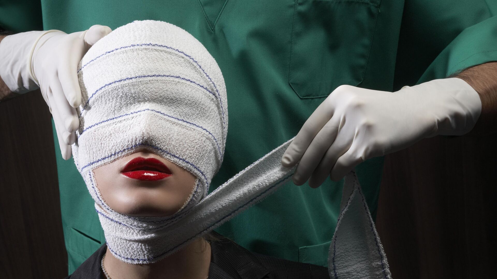 Plastik cərrahlardan nazirliyə 62 ŞİKAYƏT - RƏSMİ