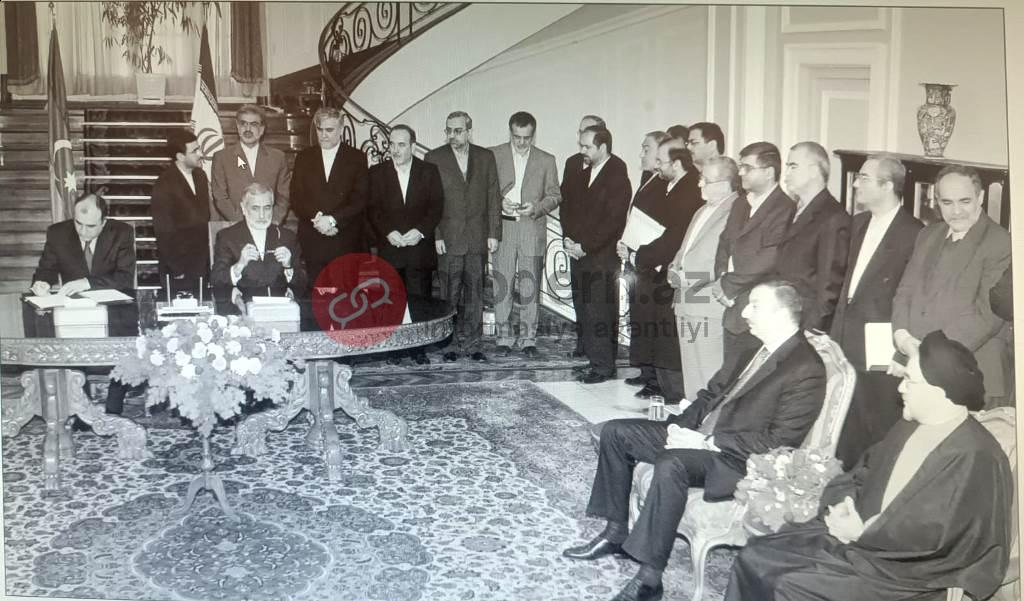 Bir şəklin tarixçəsi: Təbrizə səfər etmiş ilk Azərbaycan Prezidenti - FOTO