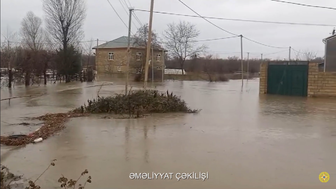 Lənkəranda 3 kəndi su basdı: 22 nəfər təxliyə edildi