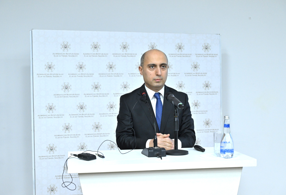 Həmin məzunlara diplomların verilməmə səbəbi AÇIQLANDI