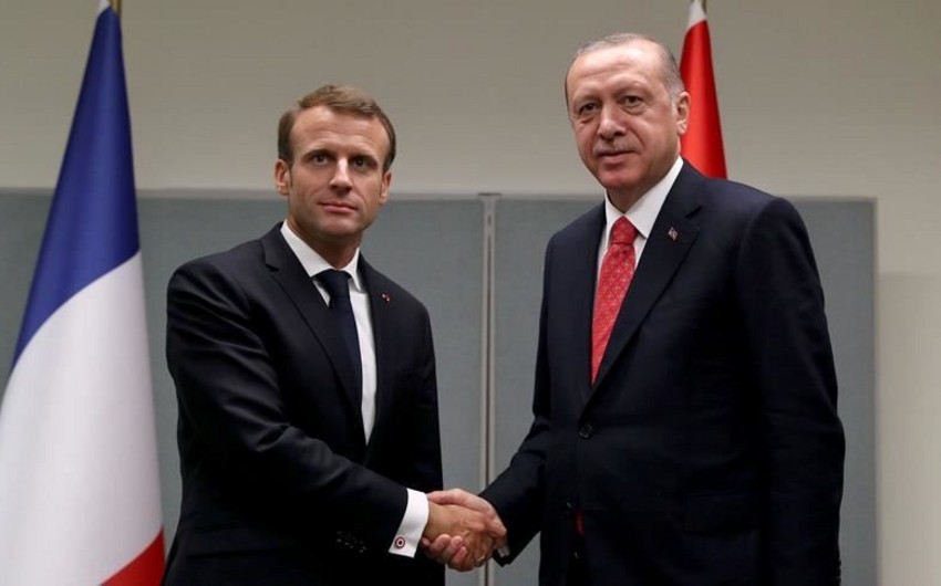 Ərdoğan Makronla danışıqlar apardı