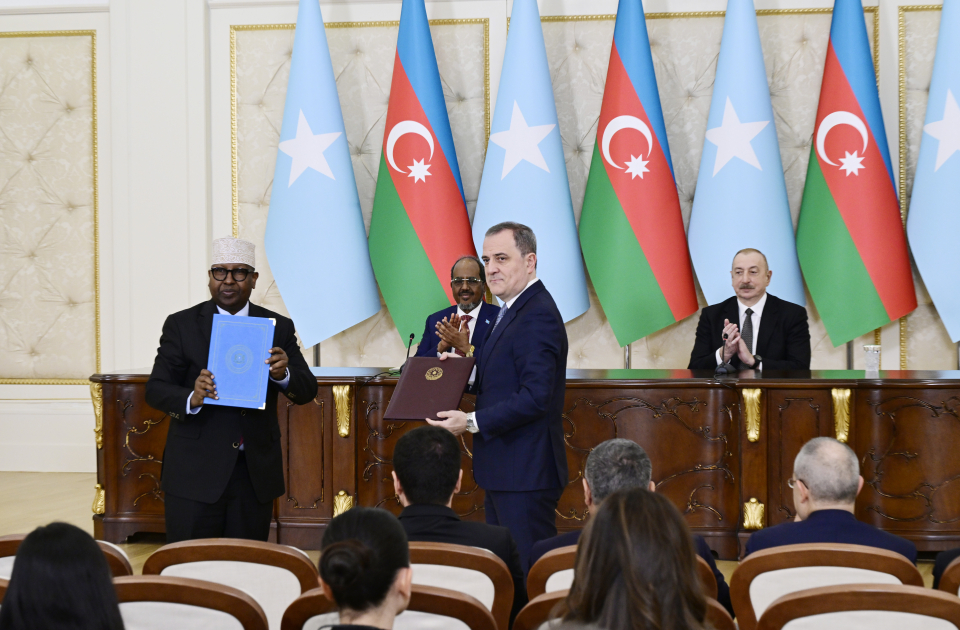 Azərbaycanla Somali arasında imzalanmış sənədlərin mübadiləsi oldu