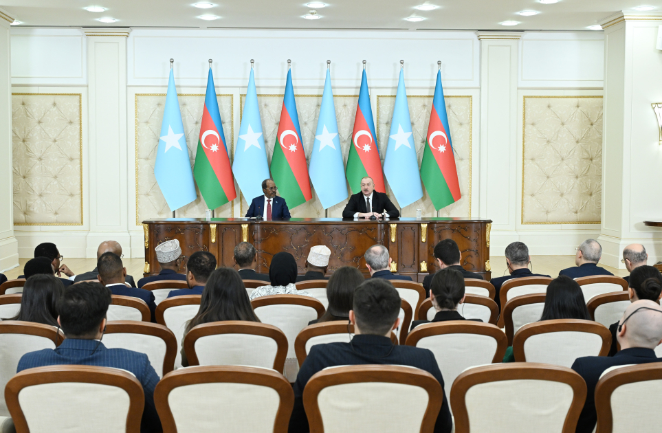 Prezidentlər mətbuata bəyanatlarla çıxış etdilər