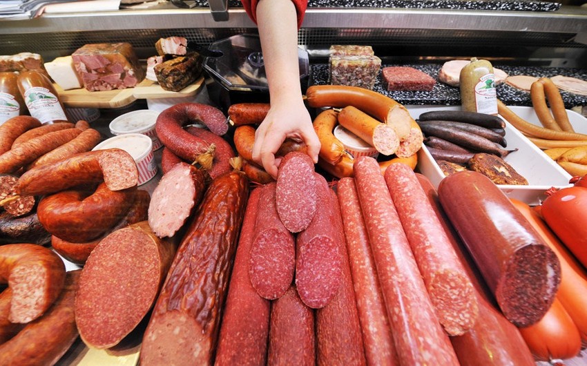 "Halal kolbasa"da donuz əti... - İnsanları aldadanları hansı cəza gözləyir?