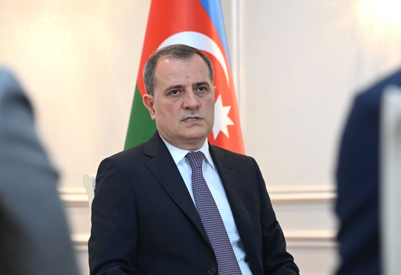 Ceyhun Bayramov Almaniyaya GETDİ