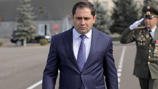 Ermənistanın müdafiə naziri Almaniyaya getdi
