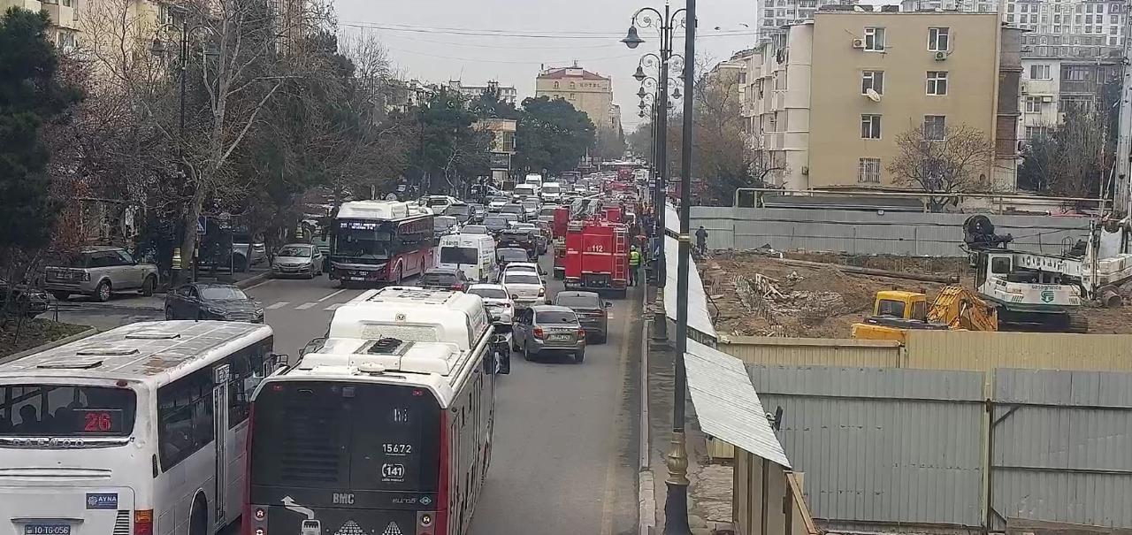 Bakıda yanğına görə tıxac yarandı
