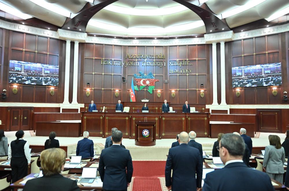 Deputat niyə seçildiyi rayonda yaşamır? - Parlamentarlardan REAKSİYA
