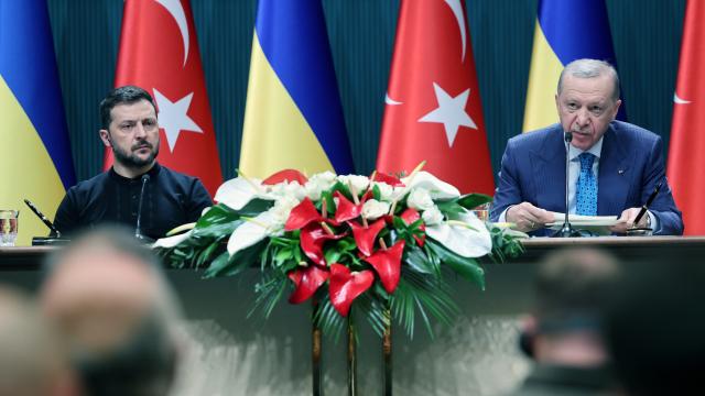 Türkiyə Ukrayna-Rusiya danışıqları üçün ideal MƏKANDIR
