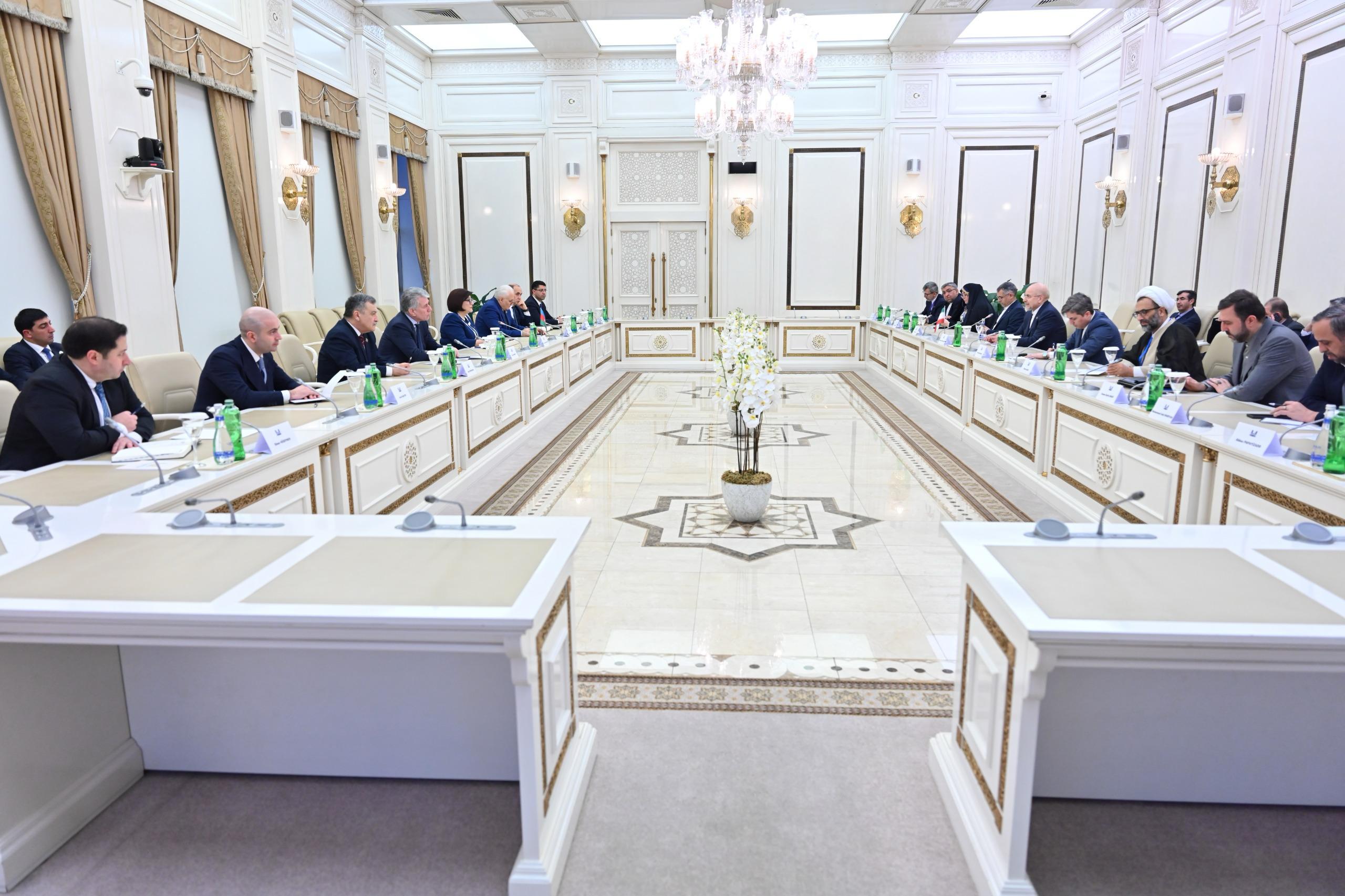 Sahibə Qafarova iranlı həmkarı Qalibaf ilə görüşüb