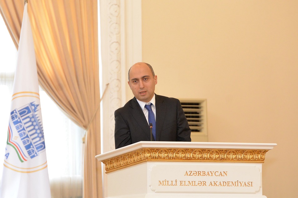 Bu sistem bütün təhsil müəssislərində tətbiq edilməlidir - Emin Əmrullayev