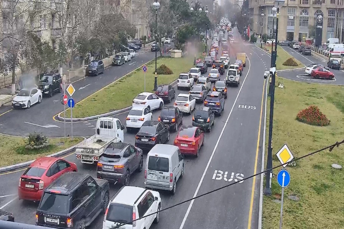 Bakıda 10 küçə və prospektdə tıxac var - SİYAHI