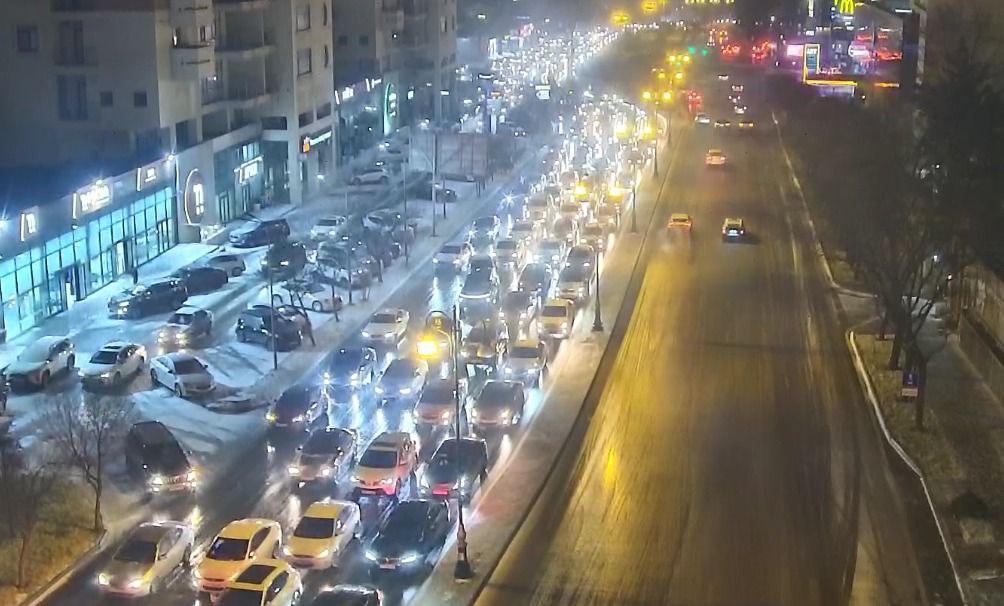 Bakıda gecə tıxacı - SİYAHI