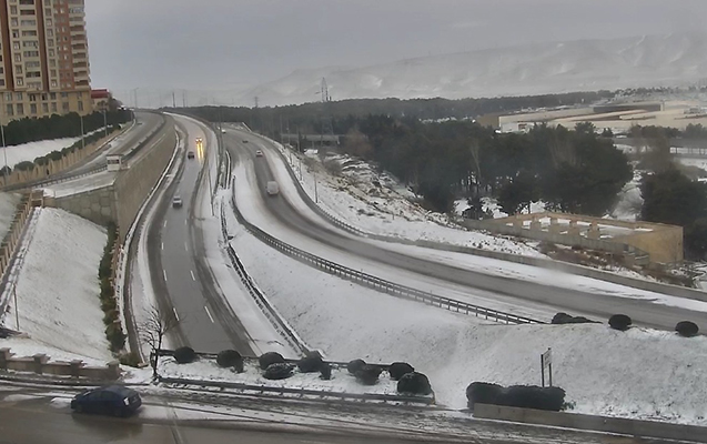 Buza görə bağlanan yol açıldı
