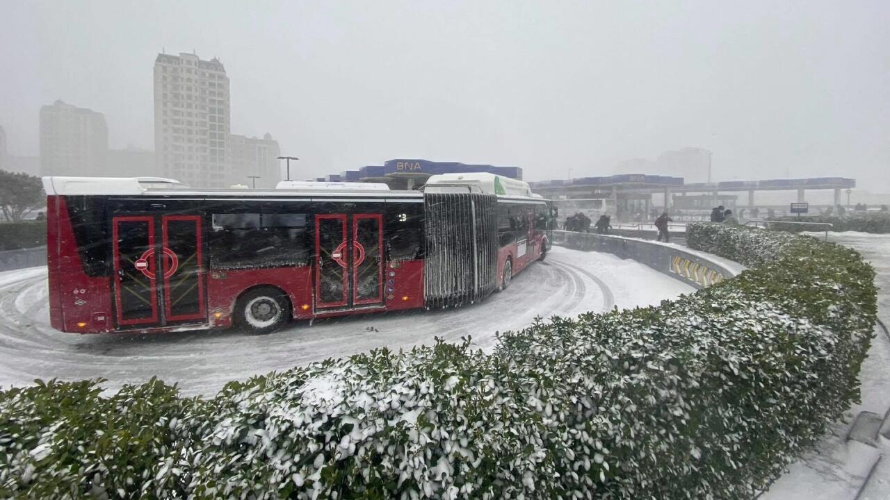 Avtobusların hərəkətində gecikmələr var - AYNA