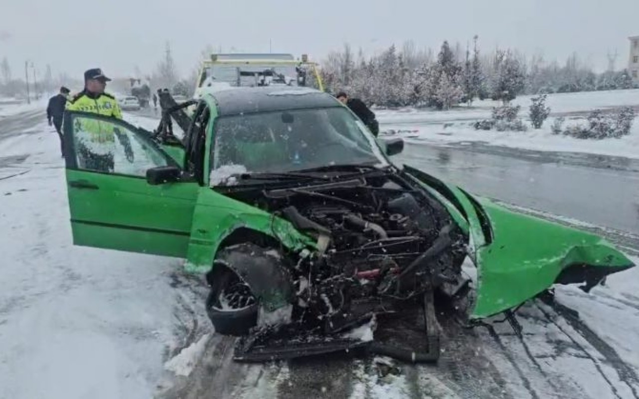 Naxçıvanda "BMW" yük maşını ilə toqquşdu