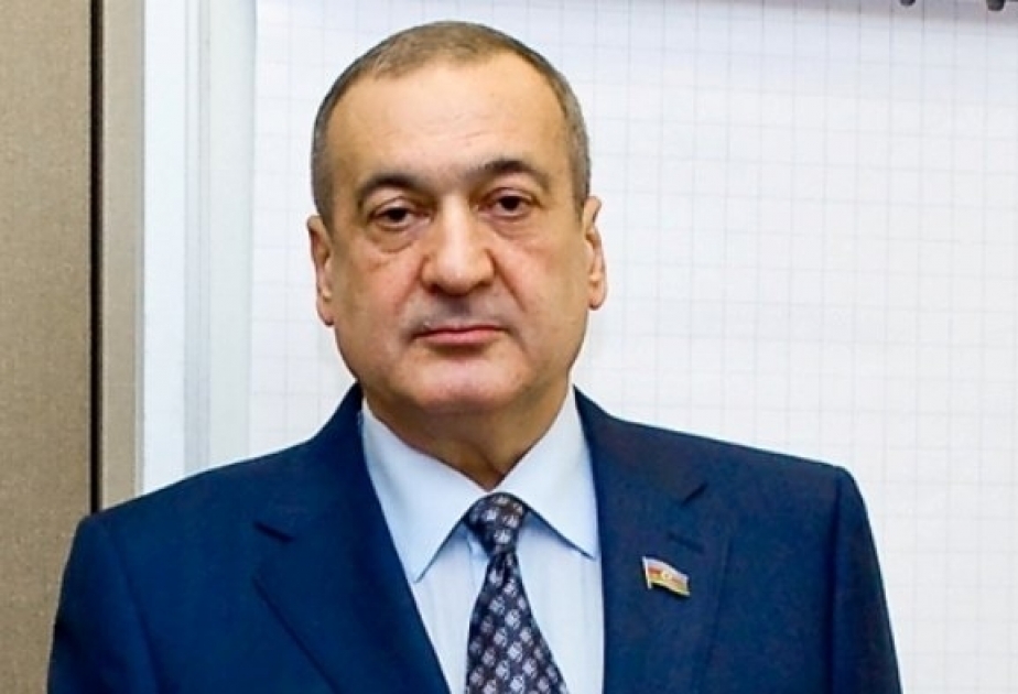 Deputat Türkiyəyə gedir