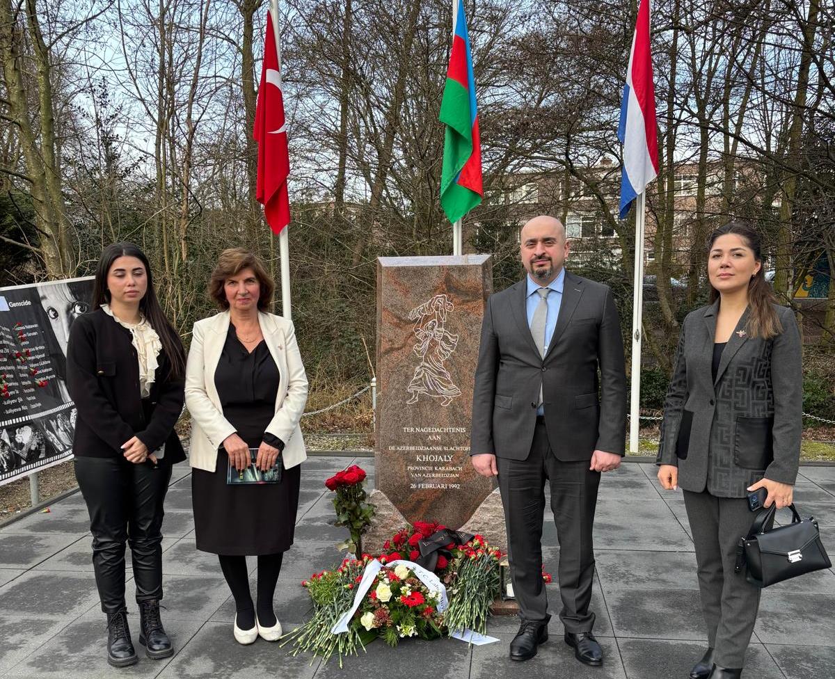 Ailəsini Xocalıda itirmiş jurnalist Niderlandda kitab təqdim etdi