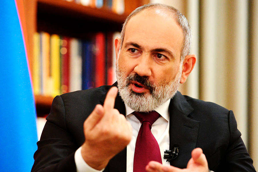 Paşinyanın 5 müşaviri, 4 köməkçisi, mətbuat katibi... - Baş nazir tənqid olunur