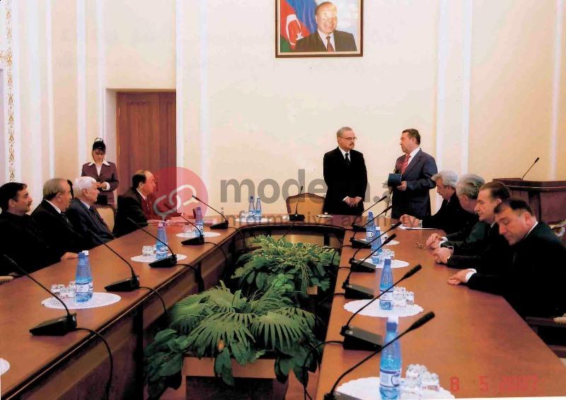 “Artur Rasizadəyə məəttəl qalırıq.., nə şadlıq evi, nə restoranı var” - Misir Mərdanov