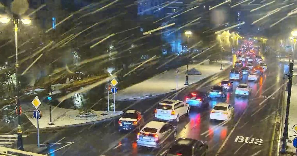 Bakıda gecə tıxacı - Şəhərdən FOTOLAR